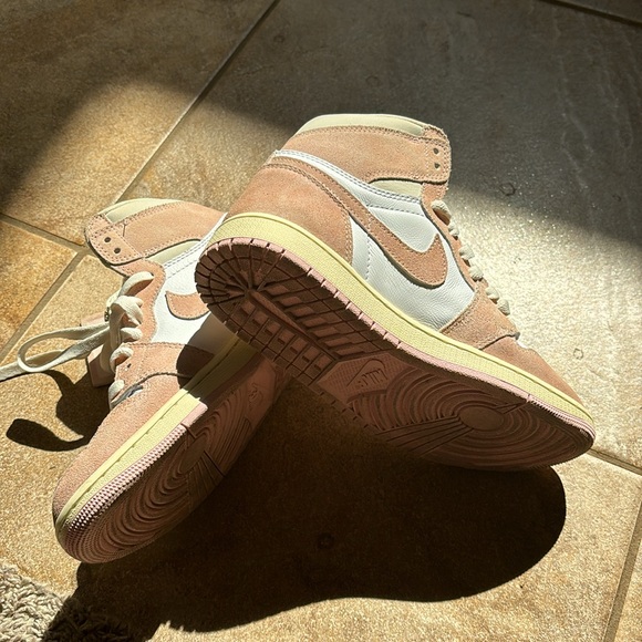 Air Jordans Unisex Sneakers - Picture 7 of 8